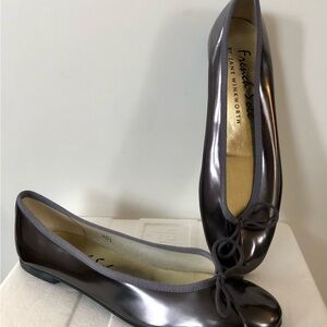 French Sole Women's Metallic Pewter Ballet Flats. Size 9. NWOT